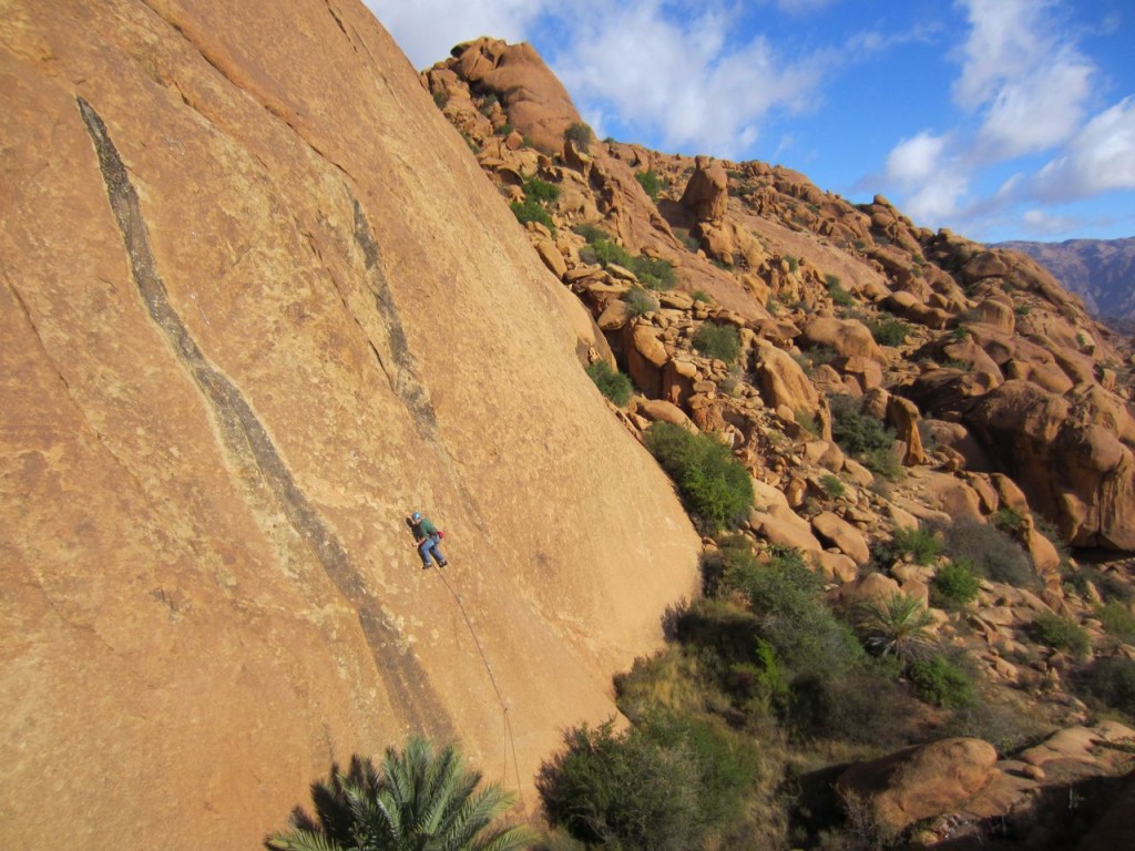 Fender Stratocaster route outside of Tafraout